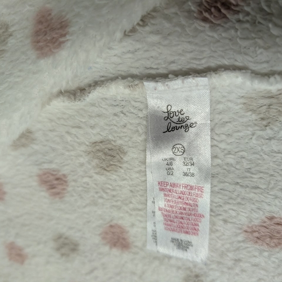 Cozy Heart Patterned Women's Robe - Picture 3 of 4